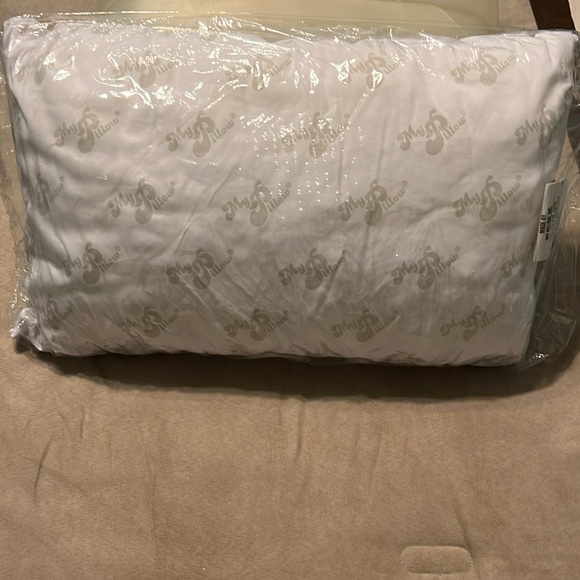 My Pillow GoAnywhere Pillow & pillowcase. size 12“ x 18“. New - Picture 3 of 6